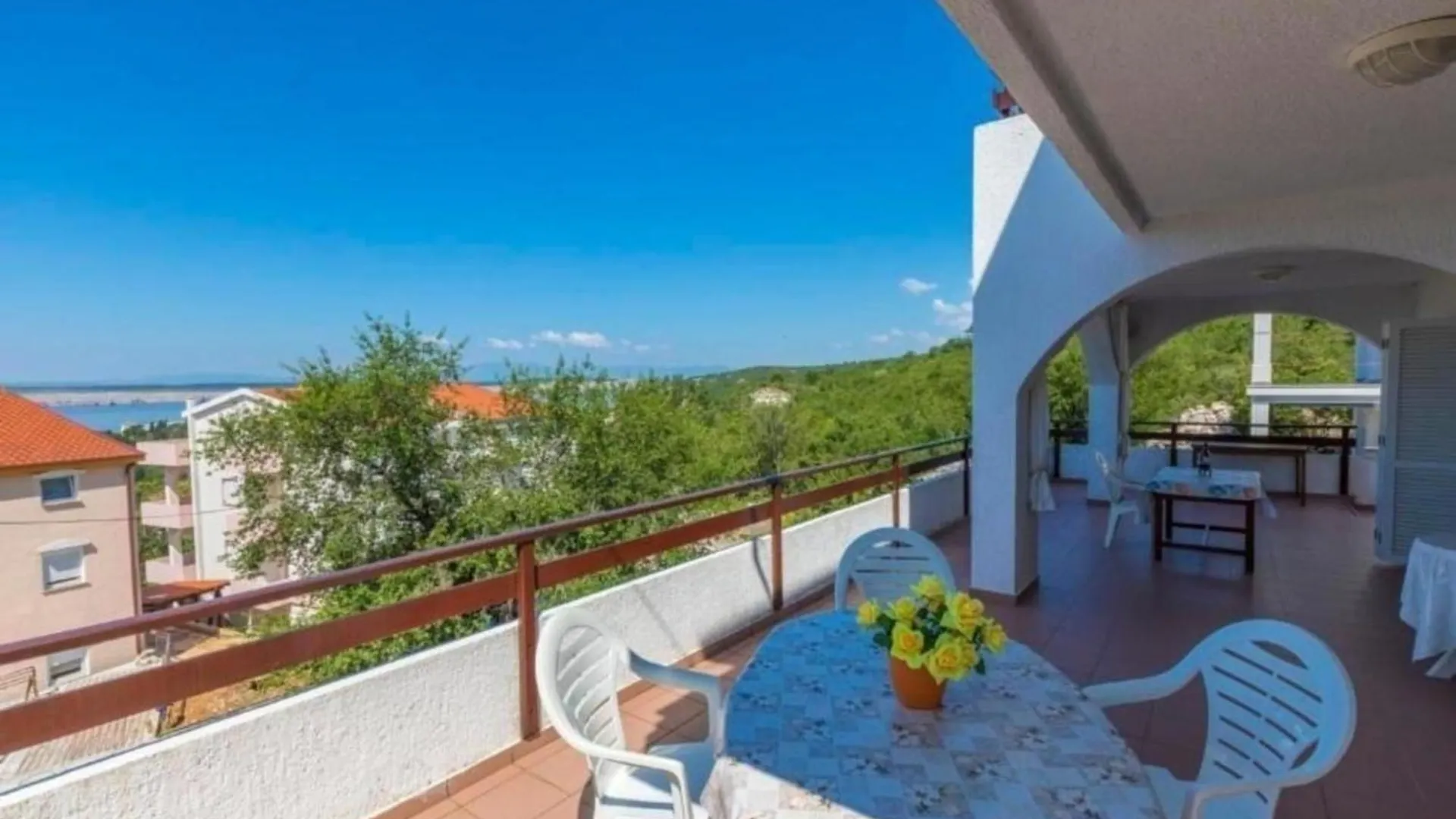 Daire Appartement In Dramalj Mit Moebliertem Balkon